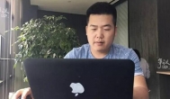 红尘君：曾在工地搬砖 如今写LOL攻略月入过万