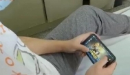 男子打游戏4小时连输，肺气炸了.....